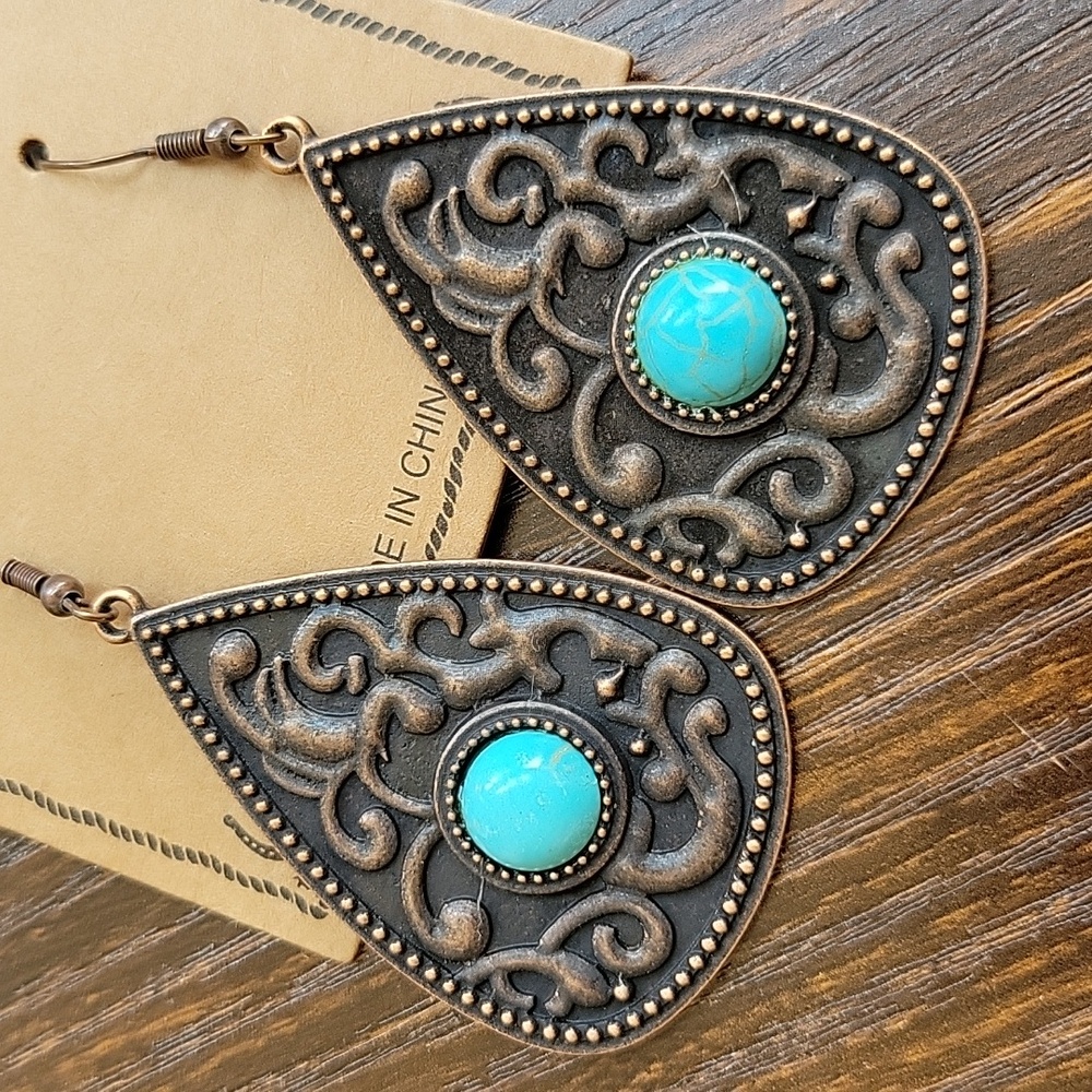 NWT Montana West earrings